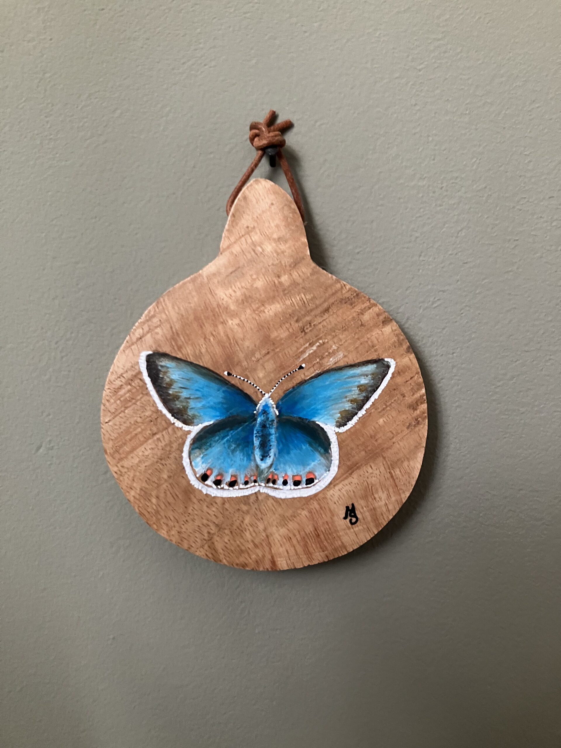 Mini schilderijtje Vlinder (∅ 10 cm), ook te gebruiken als onderzetter. Prijs 14,95.