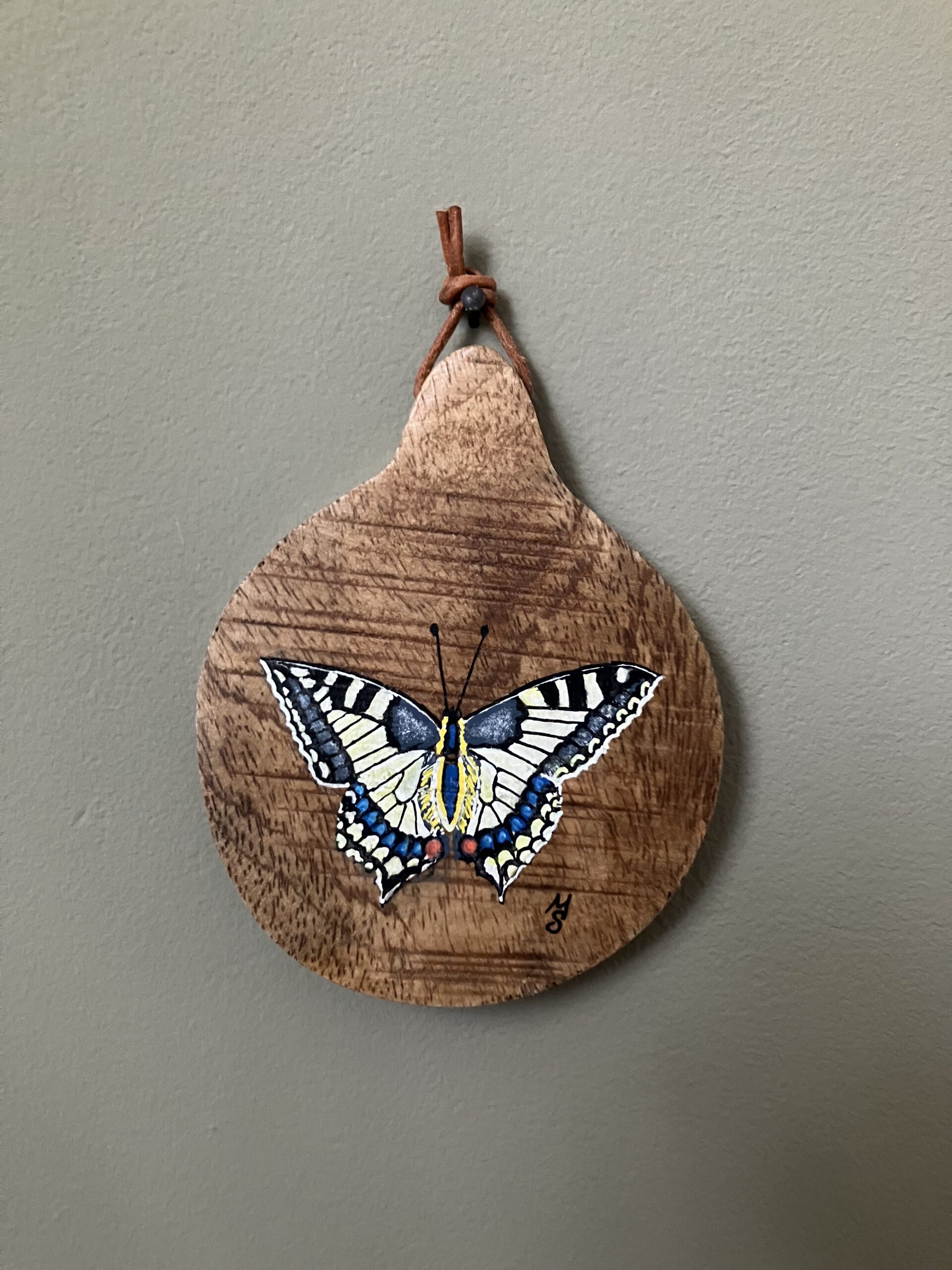 Mini schilderijtje Vlinder (∅ 10 cm), ook te gebruiken als onderzetter. Prijs 14,95.