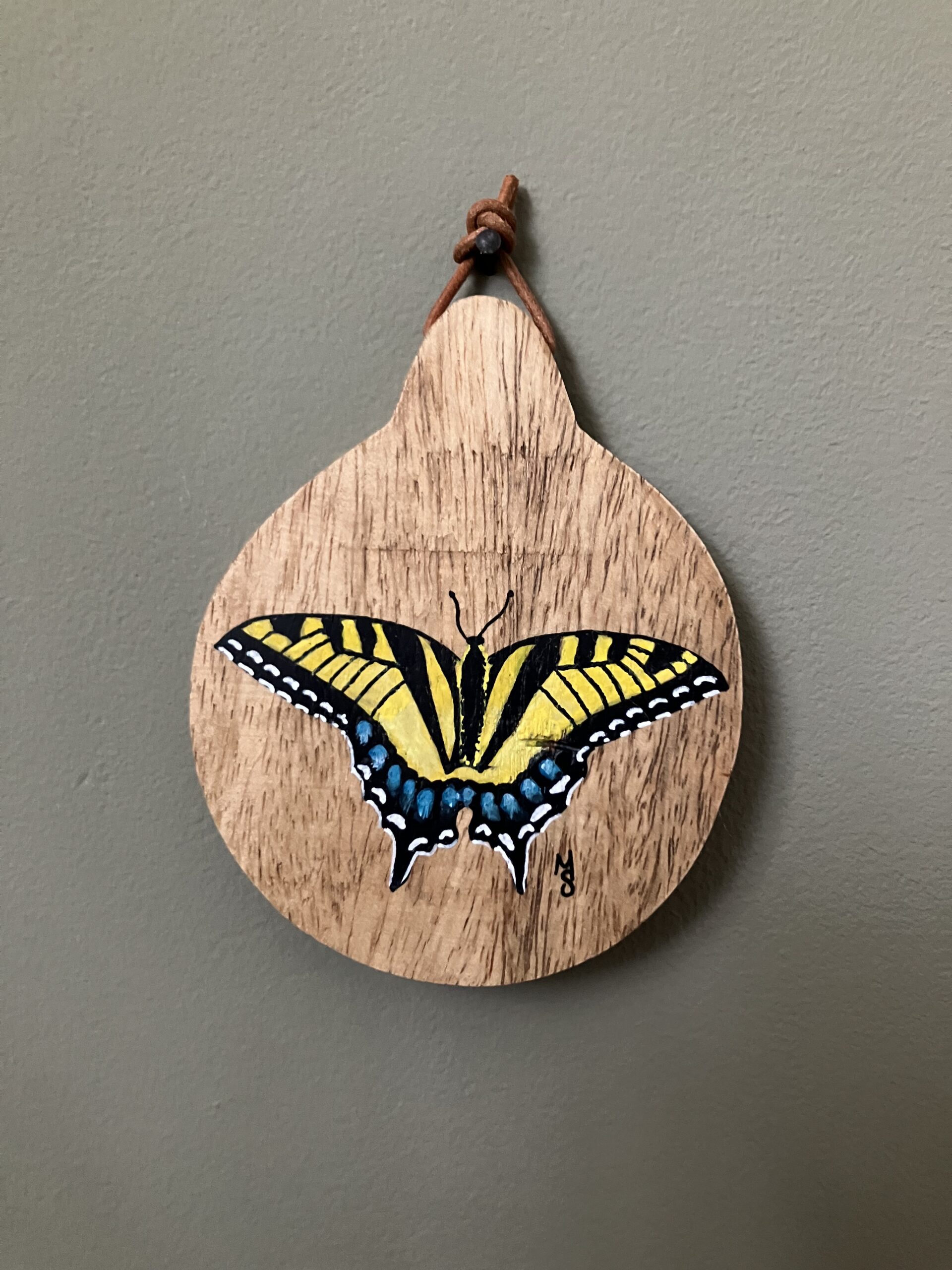 Mini schilderijtje Vlinder (∅ 10 cm), ook te gebruiken als onderzetter. Prijs 14,95.